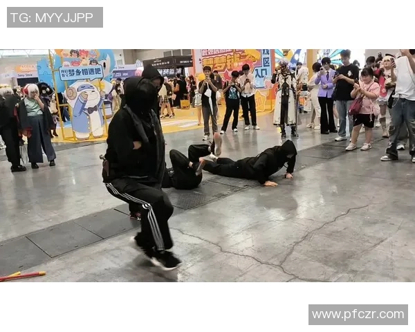 重庆街舞队与上海街舞队赛后复盘探讨灵活性表现与战术运用